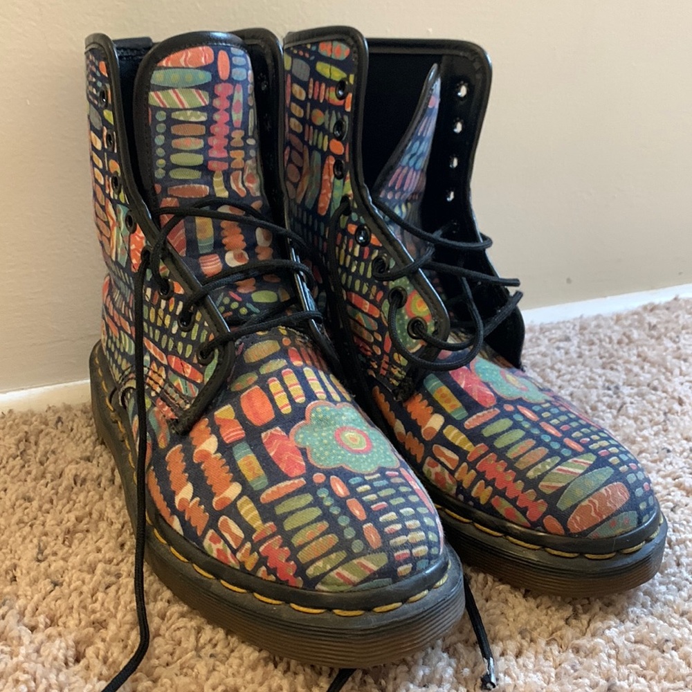 Dr Martens Vintage Floral Made in England Canvas Lace Up Boots Size 7.5